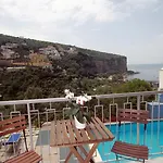 Hotel Mary 3*