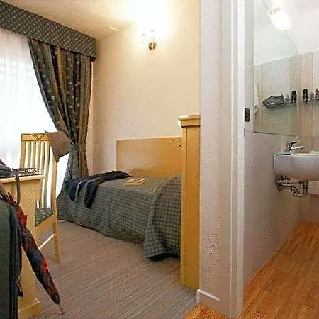 Hotel Mary 3*