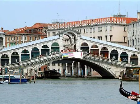 ホテル メアリー 3*