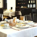 Hotell Mary 3*